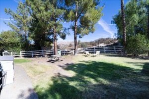 Site 201 Private cul-de-sac property with huge back yard and allumawood cover